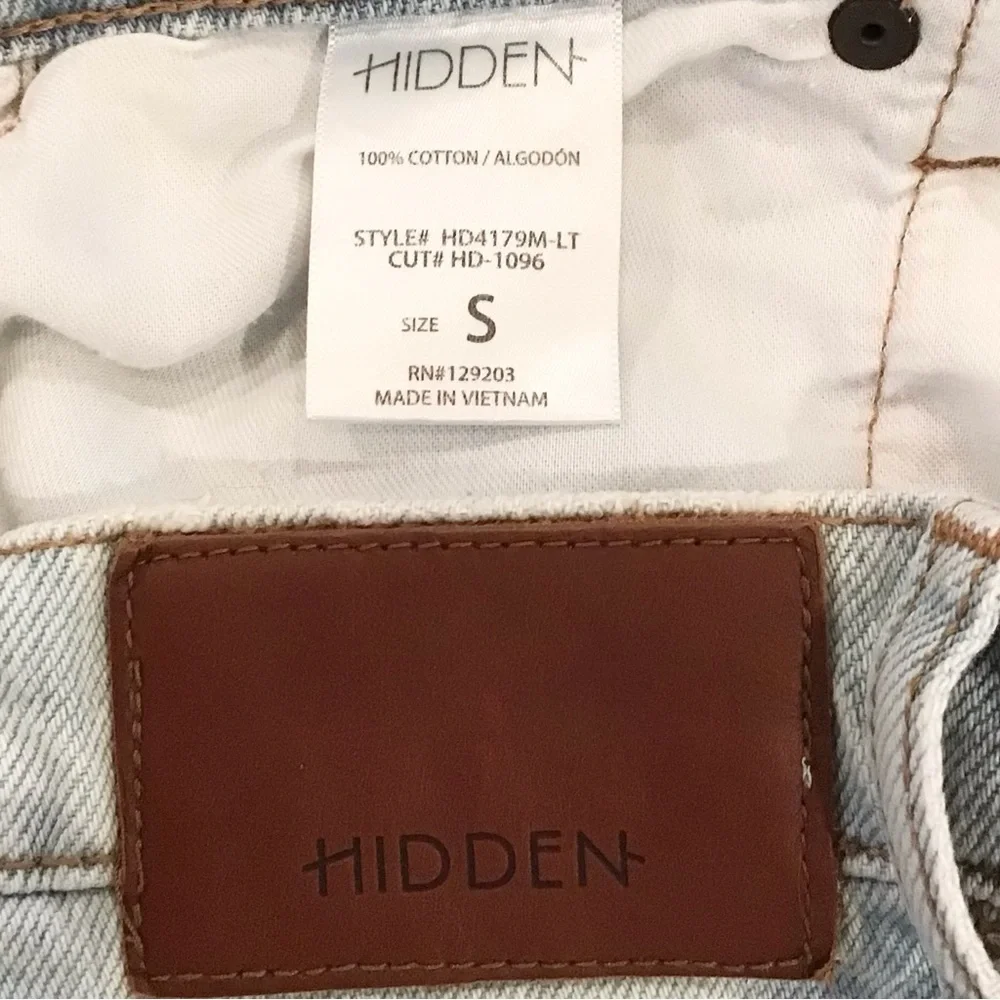 Hidden Small High Rise Women's Denim Shorts Distressed Light Wash HD4179M-LT